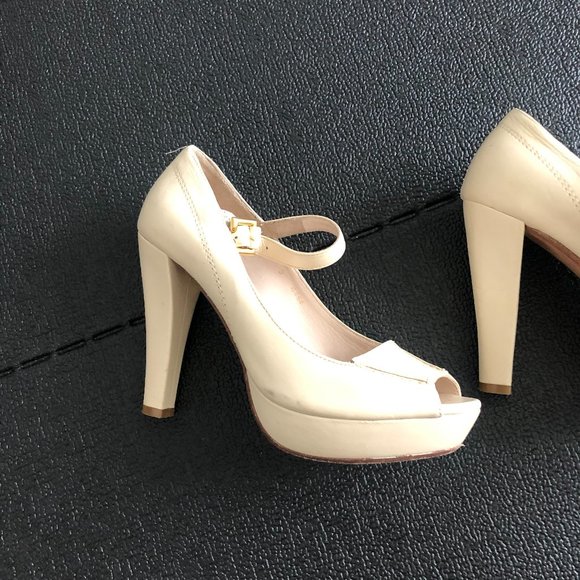 Dione Heels - Picture 3 of 5